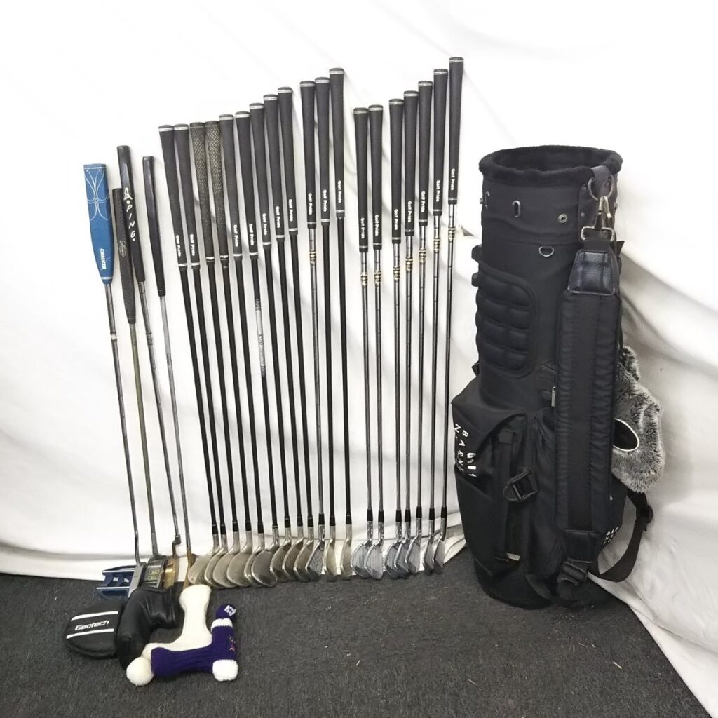 大量 PRGR プロギアなど ゴルフクラブ いろいろまとめて キャディバッグ/アイアン/パターなど