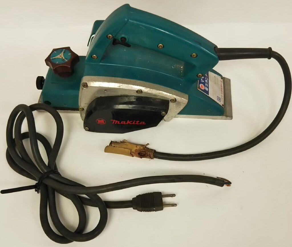 ジャンク Makita マキタ 電気カンナ モデル1900B AC100V かんな 電動工具