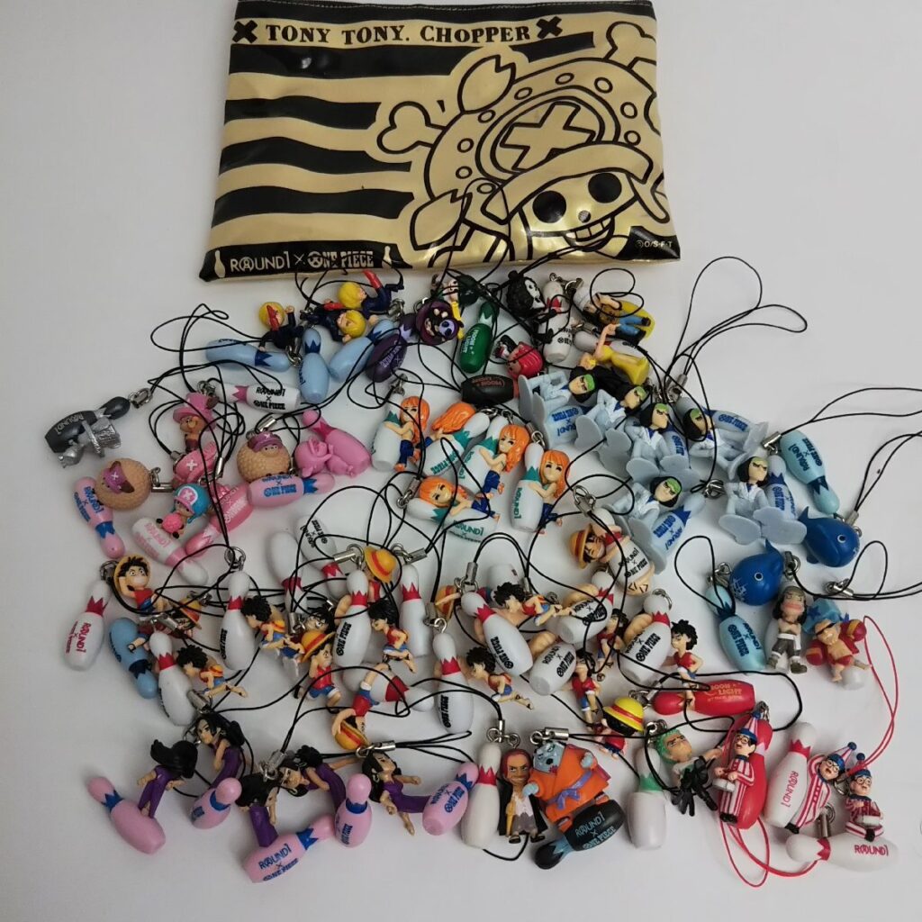 大量 未使用含む ワンピース/ハローキティ ラウンドワン ストラッピン ROUND1×ONE PIECE/ROUND1×Hello Kitty ストラップ