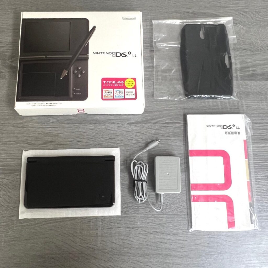 任天堂 ニンテンドーDSiLL ダークブラウン UTL-001 SDカード付属なし