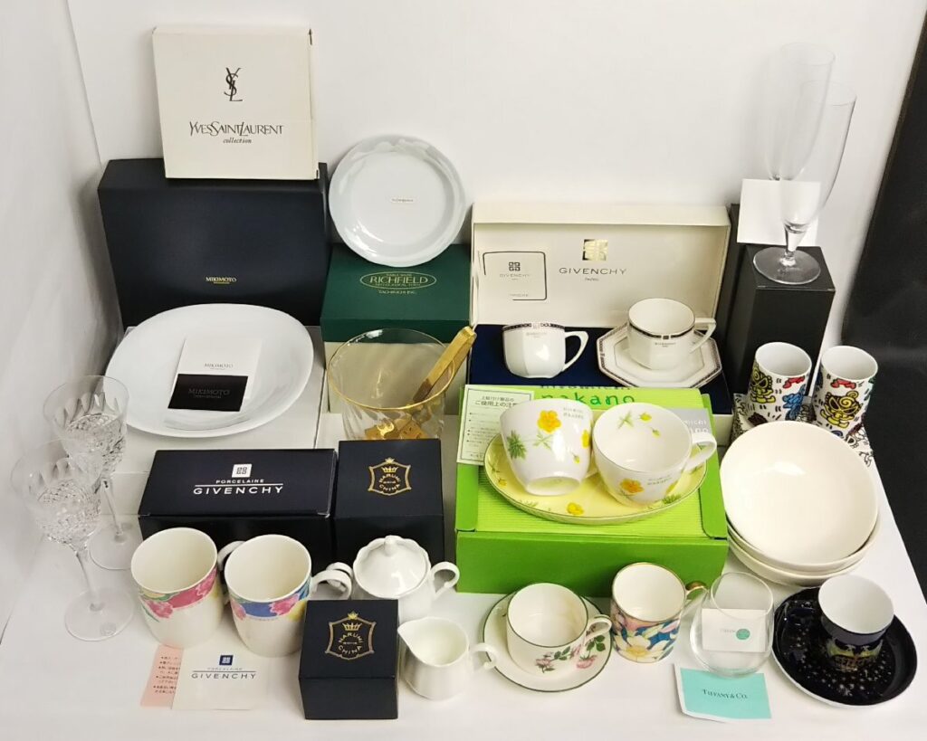 大量 未使用含む ブランド食器いろいろまとめて GIVENCHY/NAKANO/YSLなど 小鉢/湯呑/グラス/プレートなど 未使用/中古品混在