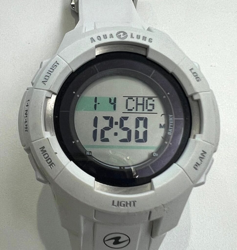 AQUA LUNG アクアラング Kalm カルム ダイブコンピュータ ソーラー 腕時計 7A2175
