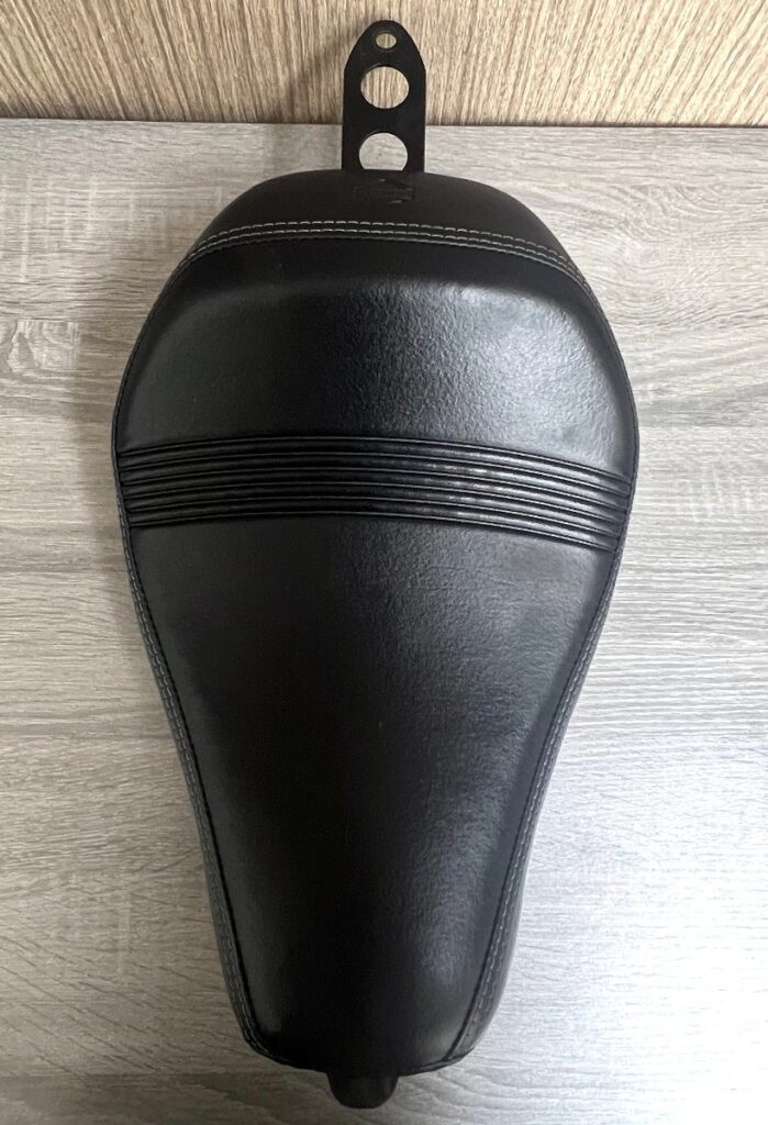 HARLEY-DAVIDSON ハーレーダビッドソン 純正・ノーマルシート ソロシート