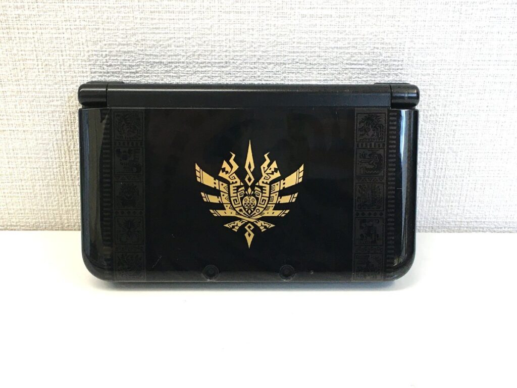 Nintendo 任天堂 ニンテンドー 3DS LL SPR-001 本体のみ モンハン4 仕様 初期化済み 動作確認済み