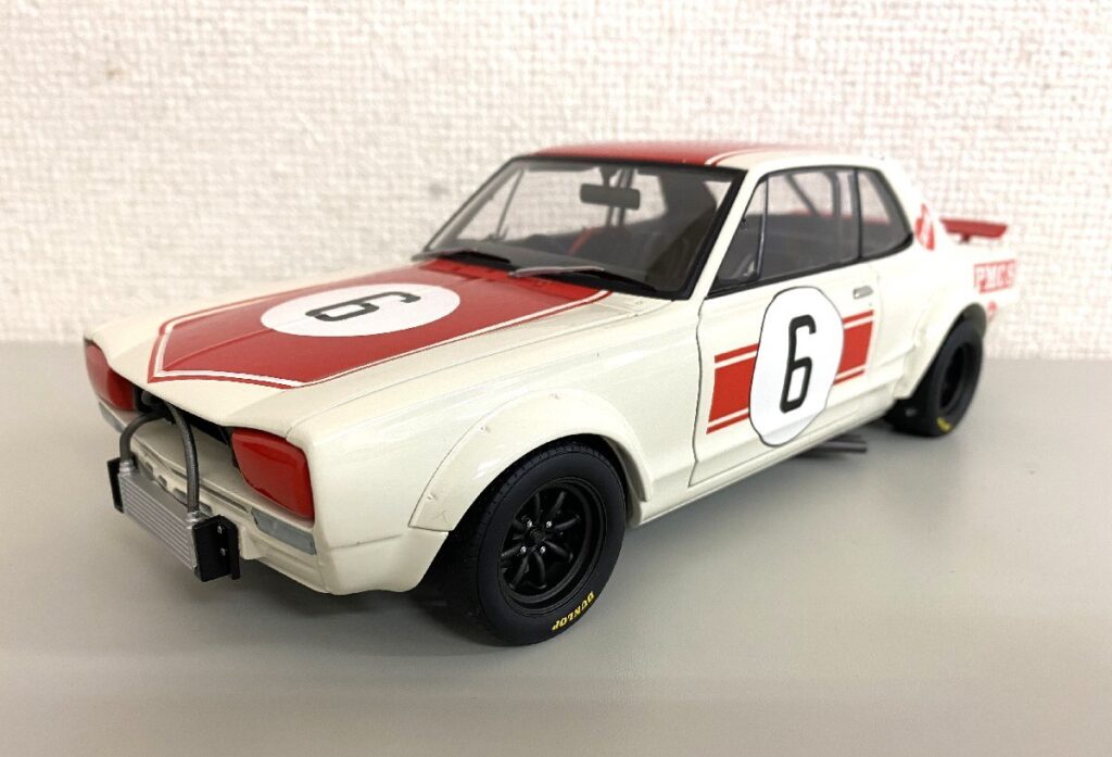 AUTOart オートアート NISSAN 日産 スカイライン SKYLINE 2000 GT-R KPGC10 ダイキャストカー 1/18スケール