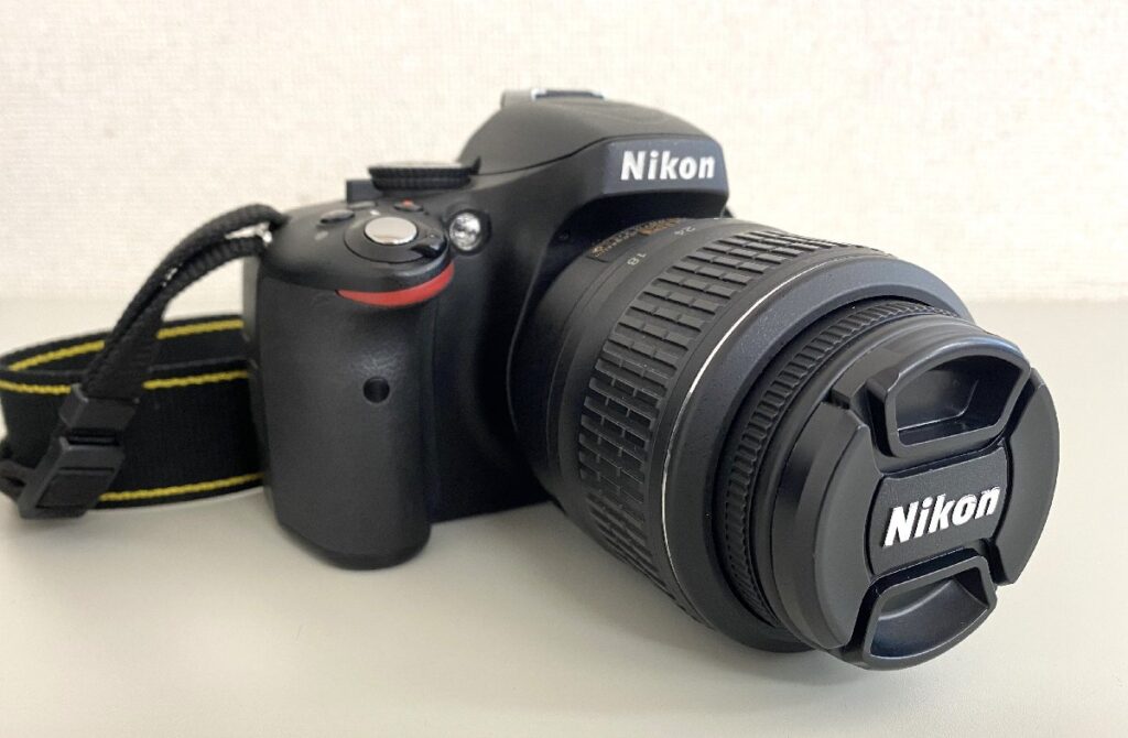 Nikon ニコン D5100 ダブルズームキット AF-S DX NIKKOR 18-55mm f3.5-5.6G 55-300mm f4.5-5.6G 一眼レフ カメラ