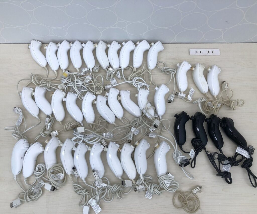 Nintendo ニンテンドー Wii ヌンチャク まとめ 37点リモコン コントローラー ゲーム