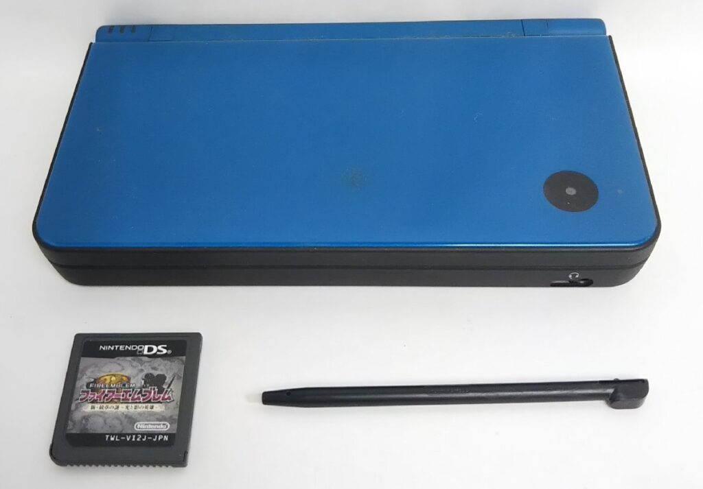 動作品 初期化済み NINTENDO 3DSLL ニンテンドー WAP-002 ファイアーエムブレム ソフト付き 新 紋章の謎 ～光と影の英雄～