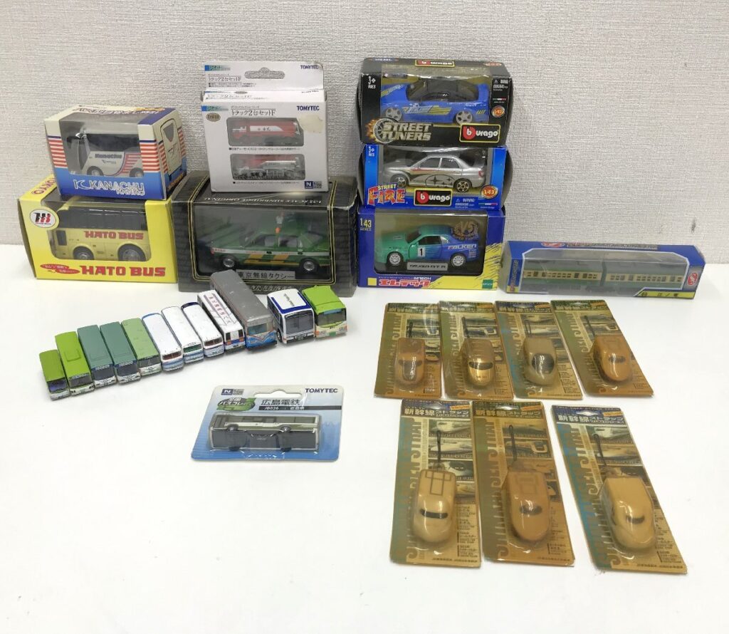 ミニカー系 模型 ストラップ 色々 まとめ売り はとバス 神奈中バス トラック タクシー レーシングカー 江ノ電