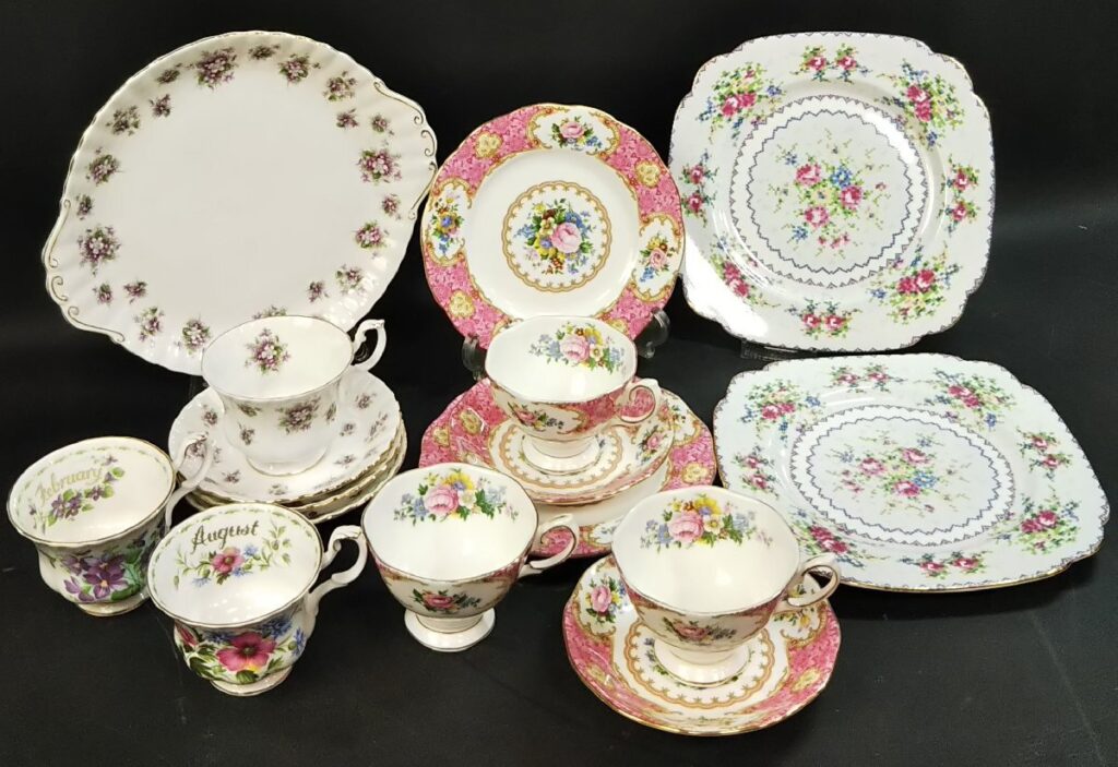 ROYAL ALBERT ロイヤルアルバート BONE CHINA ボーンチャイナ 食器いろいろまとめて プレート/カップ＆ソーサー 洋食器