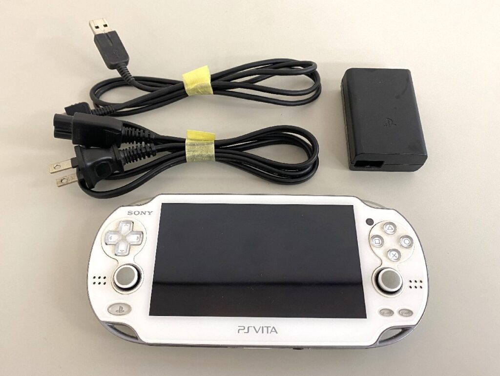 SONY ソニー PlayStation VITA PSvita PCH-1000 本体 ゲーム機 64GBメモリーカード付き 初期化・簡易動作確認済み