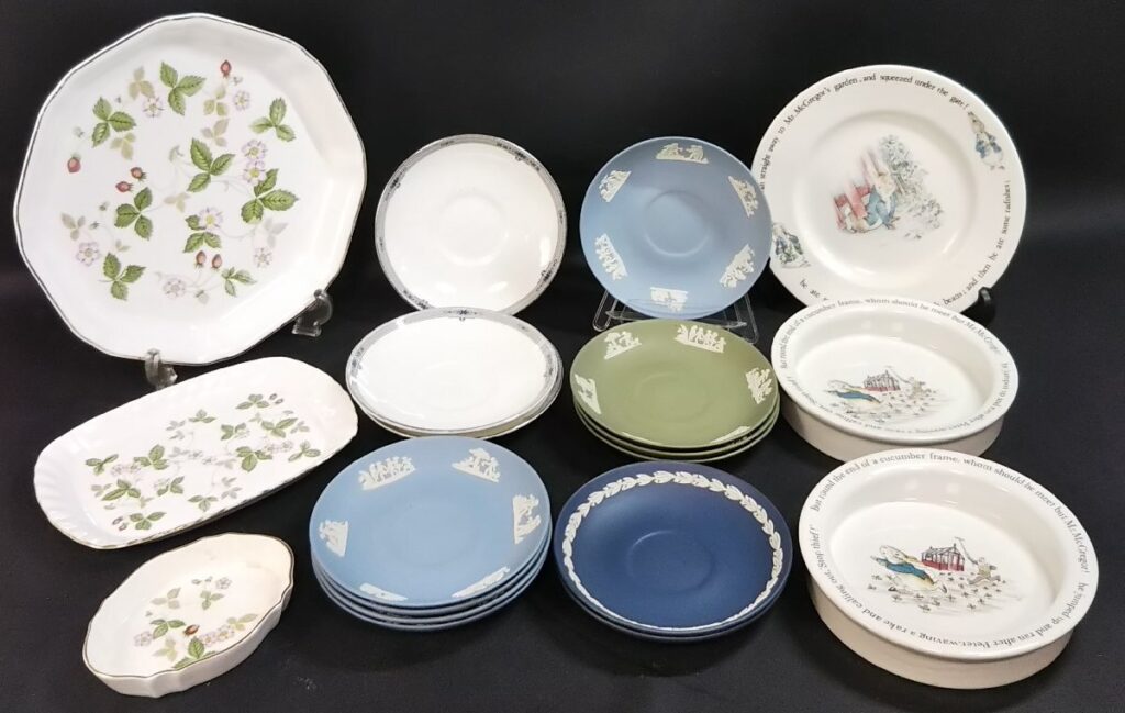 WEDGWOOD ウェッジウッド 洋食器いろいろまとめて ワイルドストロベリー/ピーターラビット/アームハーストなど プレートなど