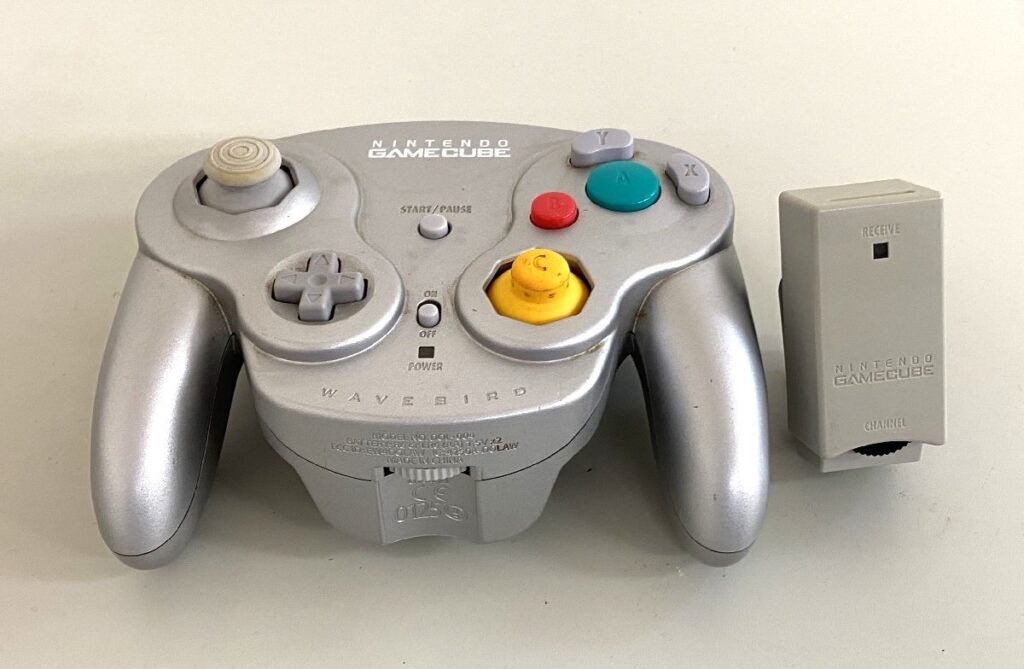任天堂 Nintendo ゲームキューブ GAMECUBE コントローラー ワイヤレスレシーバー付 DOL-004 DOL-005