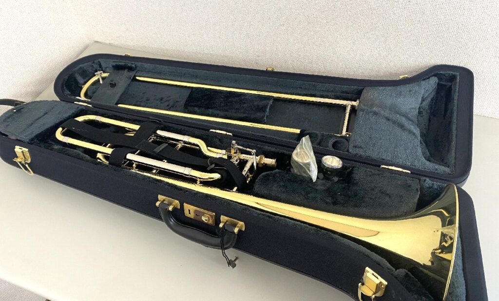 Vincent Bach バック Stradivarius テナーバストロンボーン Model 42 太管 管楽器 ケース・未開封マウスピース付