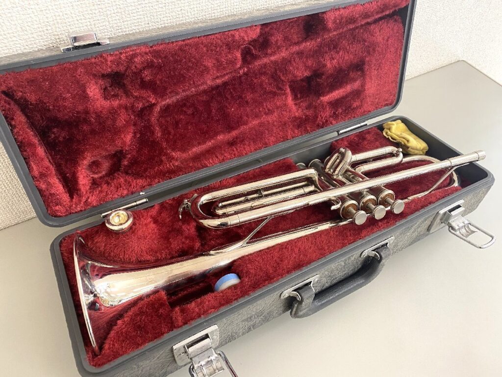 YAMAHA ヤマハ トランペット Nikkan YTR-136 ケース付き 管楽器