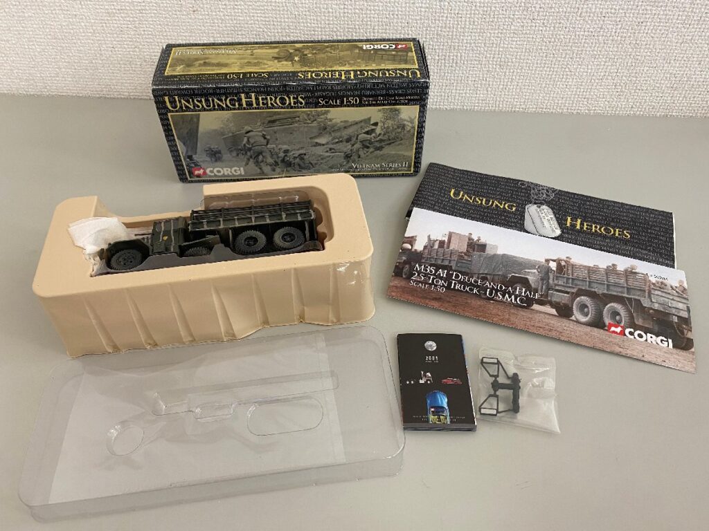 CORGI コーギー UNSUNG HEROES M35A1 DEUCE-AND-A-HALF 2.5 TON TRUCK U.S.M.C. ミニカー 1/50スケール