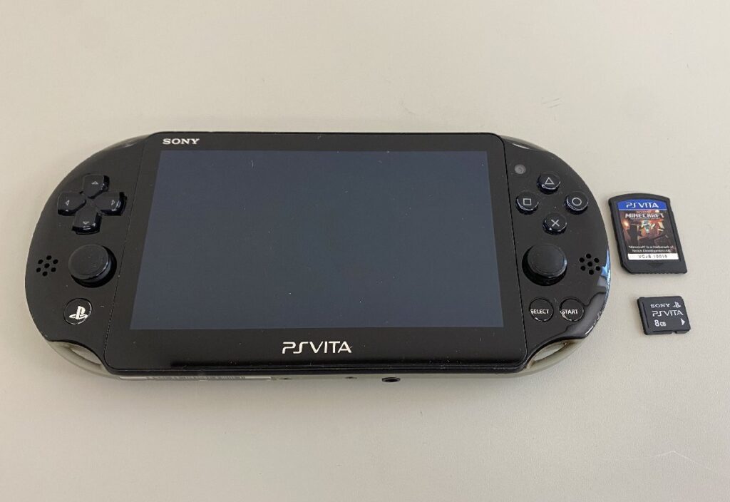 SONY ソニー PlayStation PSVita PCH-2000 カーキ/ブラック ゲーム機 本体 ソフト付き 初期化・簡易動作確認済み