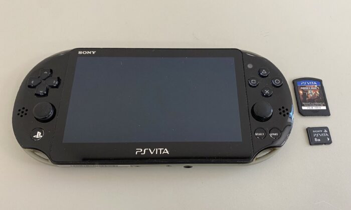 SONY,ソニー,PlayStation,PSVita,PCH-2000,カーキ,ブラック,ゲーム機,本体,ソフト付き,初期化,簡易動作確認済み,出張買取,不用品,買取,査定,出張,持込,ジャンク,古いもの,錬金堂, 藤沢
