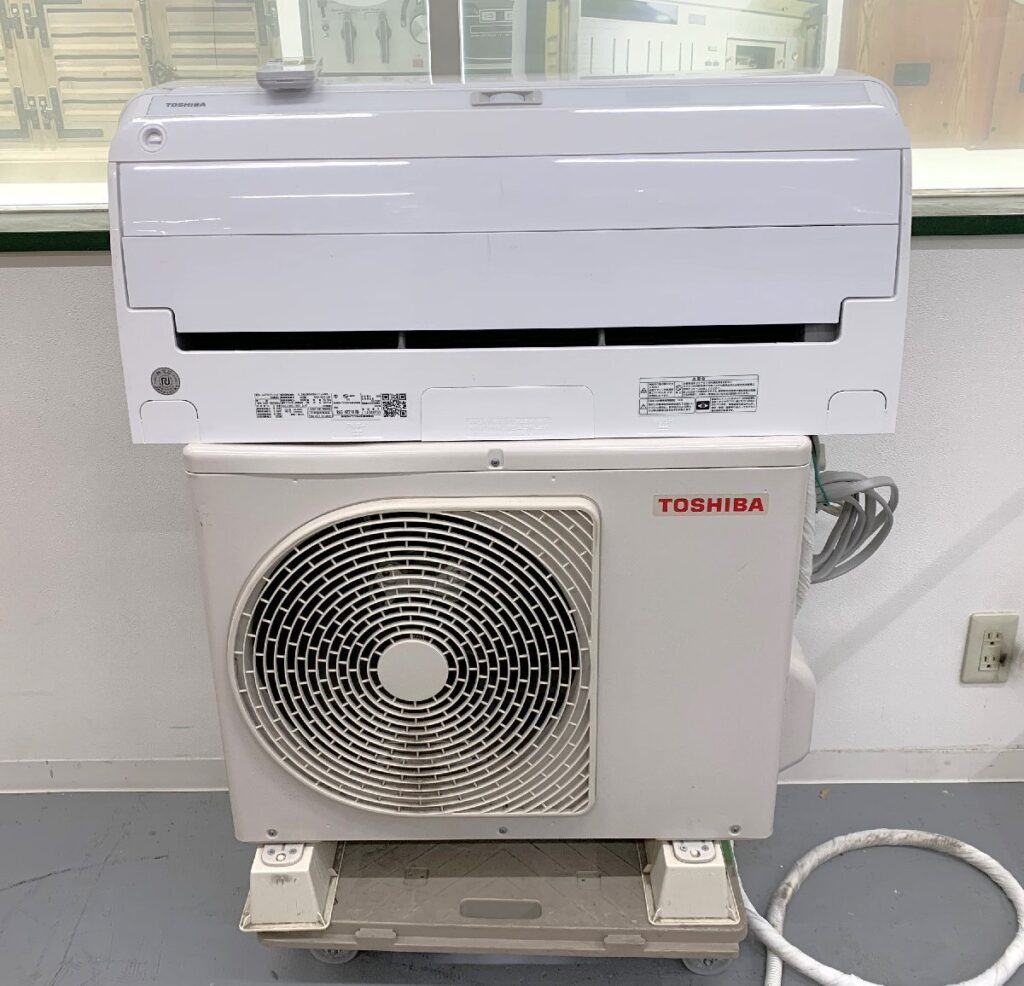 TOSHIBA 東芝 RAS-H221R(W) ルームエアコン RAS-H221AR 室外ユニット 2021年製 リモコン付