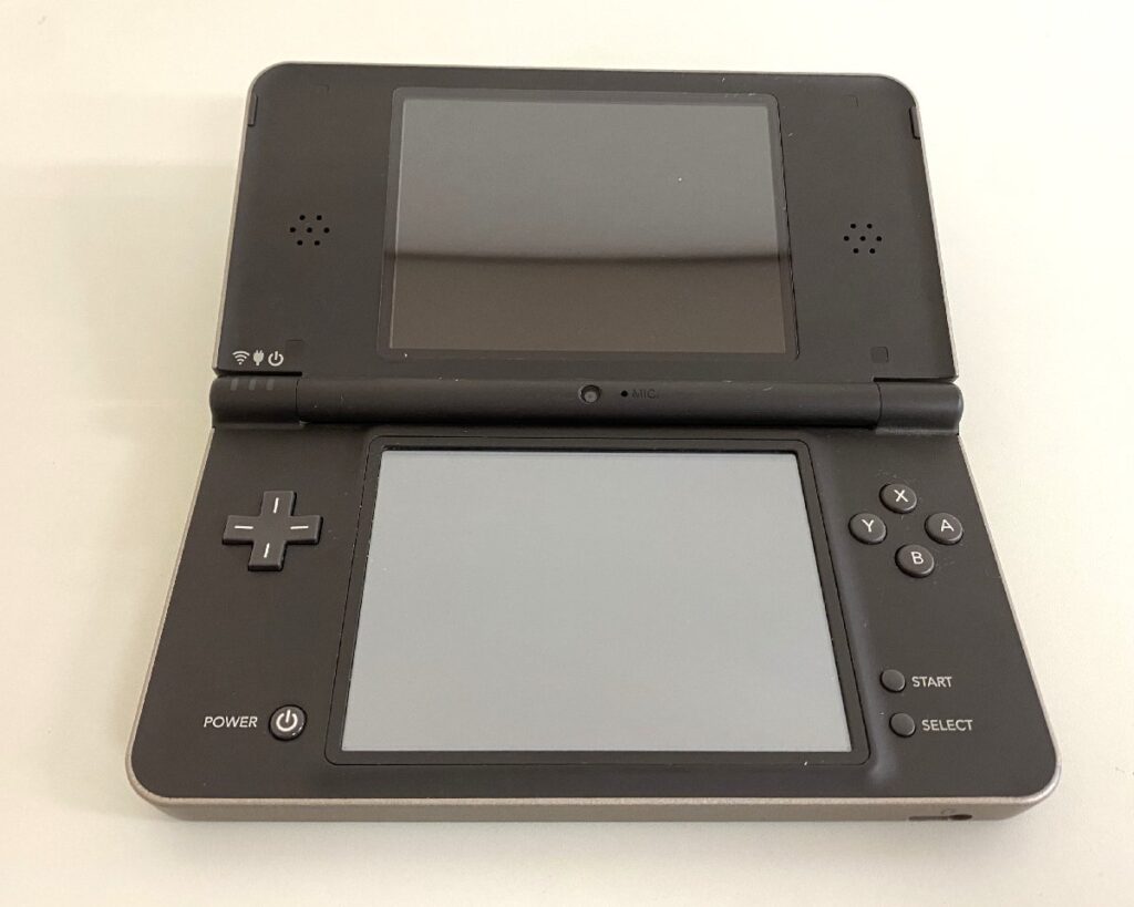 Nintendo 任天堂 ニンテンドー DSi LL UTL-001 ダークブラウン 本体 ゲーム機 初期化・動作確認済み