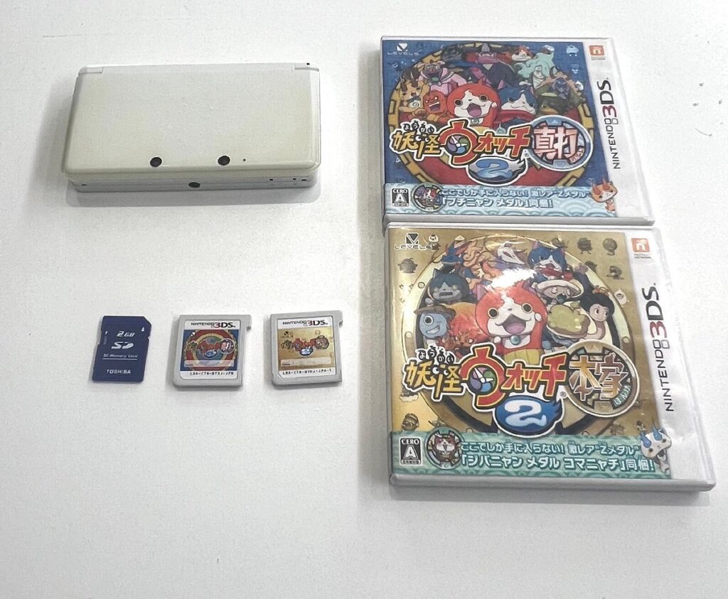 Nintendo 任天堂 ニンテンドー3DS CTR-001 アイスホワイト 本体 ゲーム機 SDカード、カセット付き