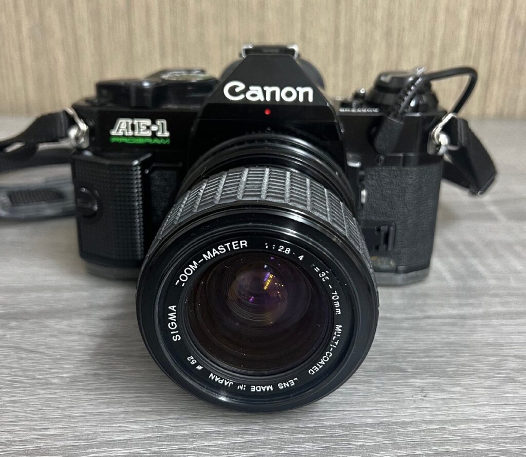CANON キャノン AE-1 PROGRAM フィルムカメラ ブラック 本体 レンズ SIGMA ZOOM-MASTER 1:2.8-4 f=35～70mm