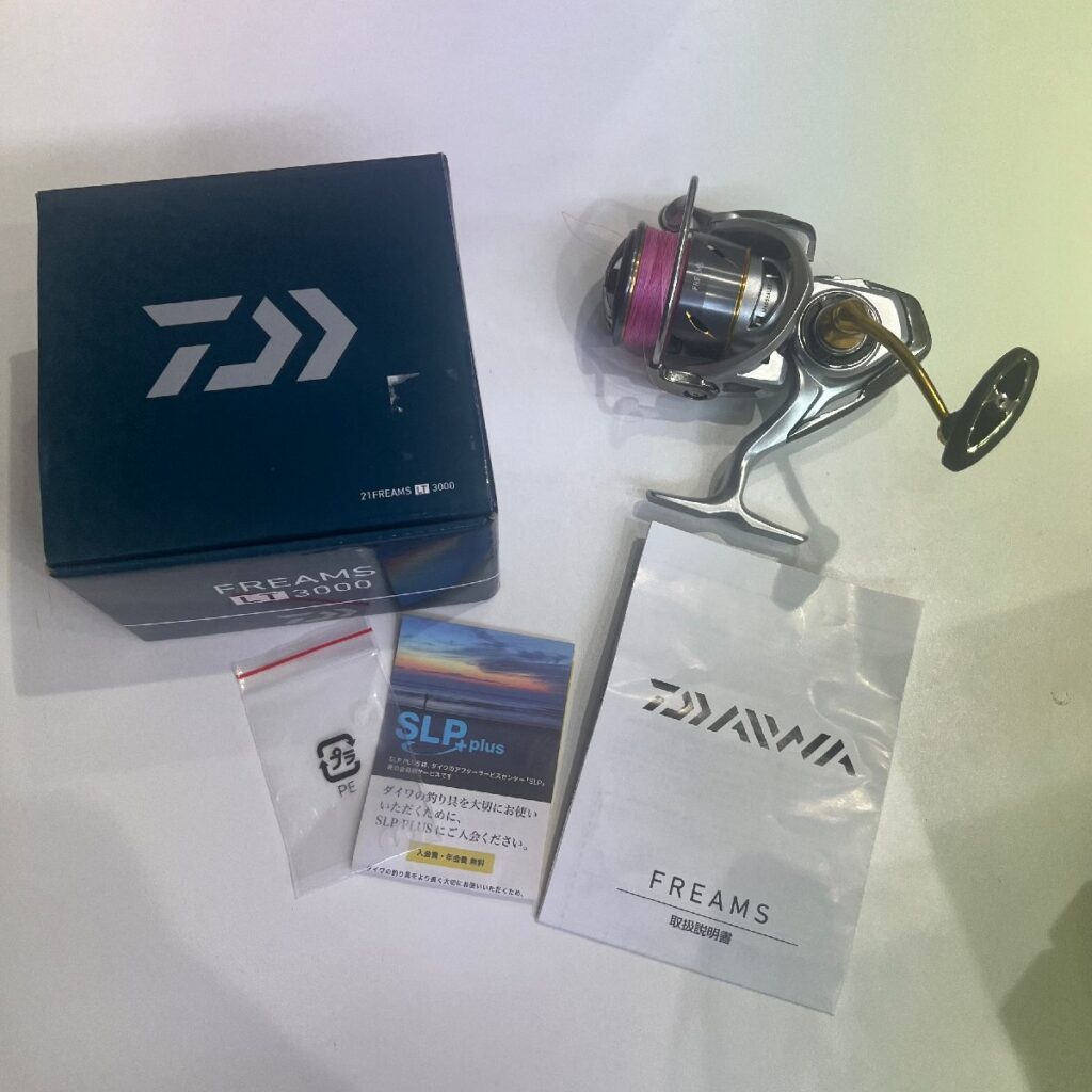 Daiwa ダイワ FREAMS フリームス LT3000 釣具 リール 説明書、箱付き