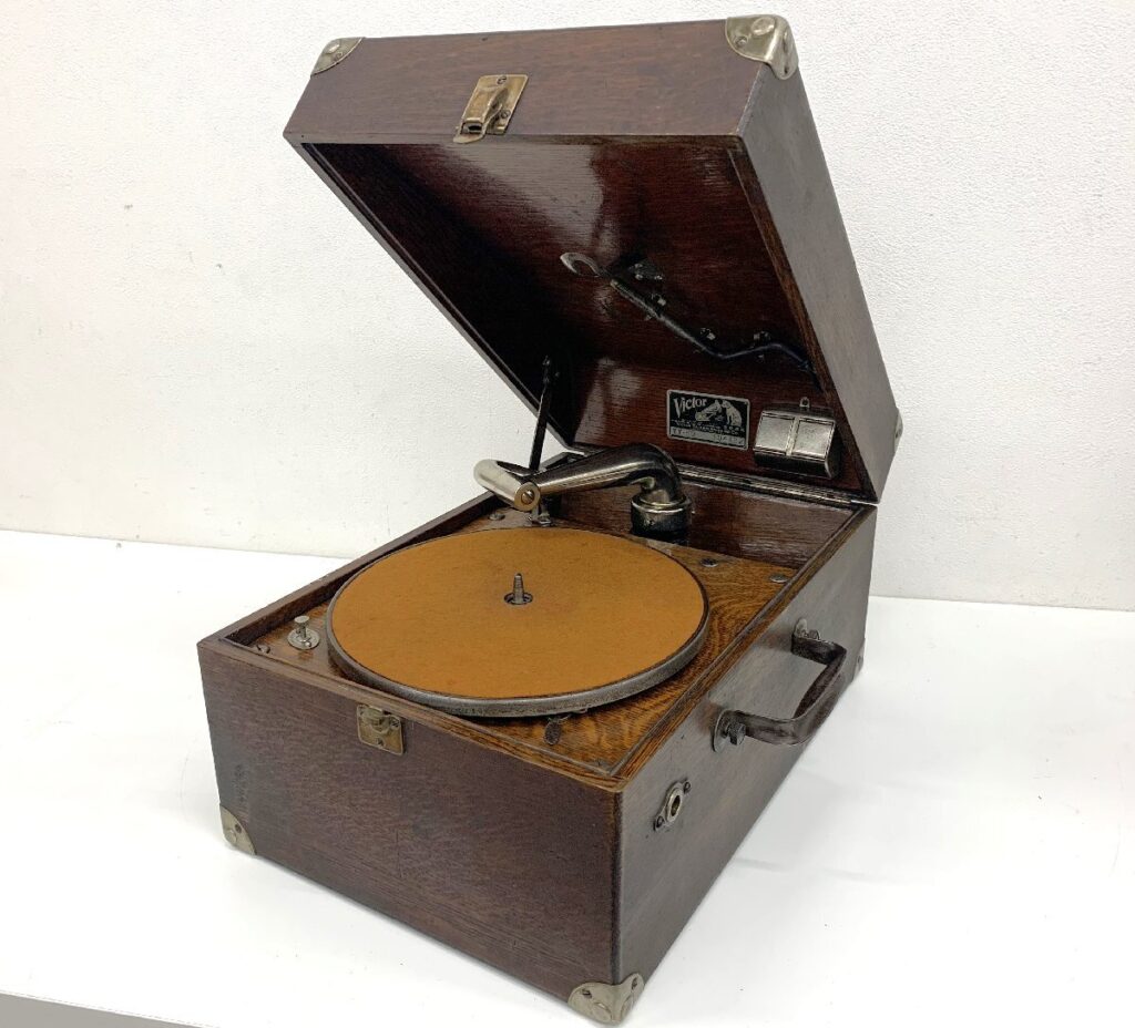 Victor ビクター 蓄音機 VV-50 1904年 TALKING MASHINE トランク型