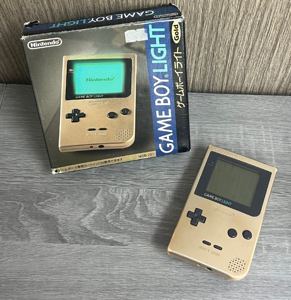 任天堂 Nintendo GAME BOY LIGHT ゲームボーイライト Gold MGB-101 元箱付き
