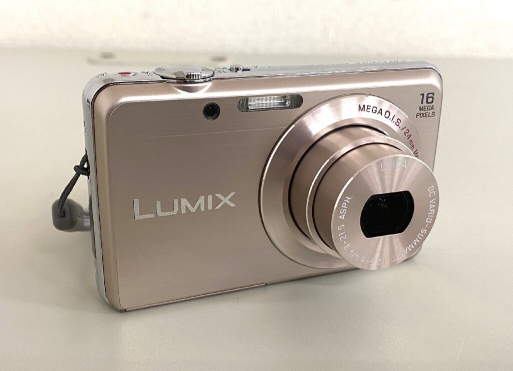Panasonic パナソニック ルミックス LUMIX DMC-FH8 デジタルカメラ デジカメ 動作確認済み