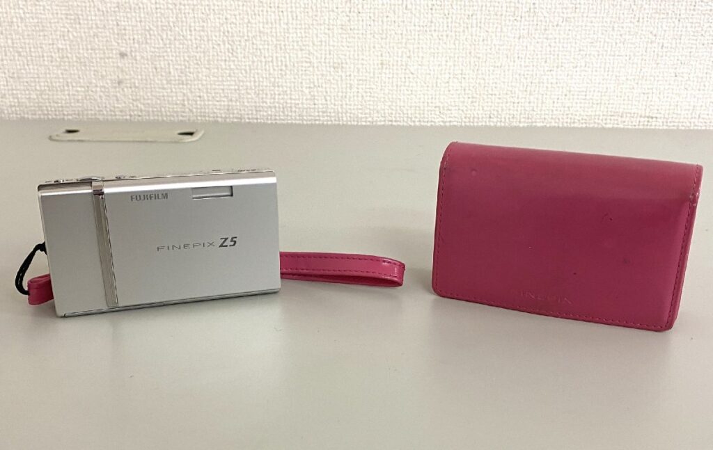 FUJIFILM 富士フイルム ファインピクス FINEPIX Z5fd シルバー デジタルカメラ デジカメ 動作確認済み