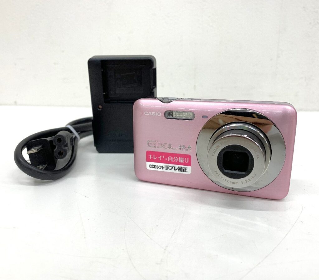 CASIO カシオ EXILIM 14.1 MEGA PIXELS EX-Z800 コンパクト デジタルカメラ ピンク 簡易動作確認済み 充電器付き