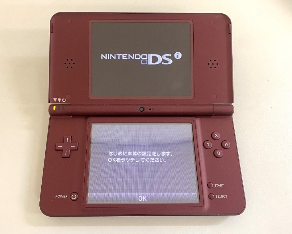ニンテンドー 任天堂 Nintendo DSiLL UTL-001 動作確認済み 初期化済み ケース付き