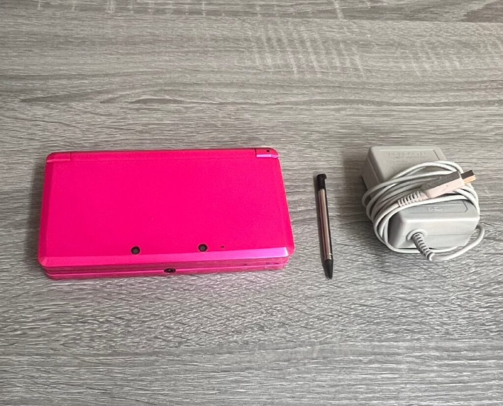 Nintendo 任天堂 3DS 本体 CTR-001 ピンク タッチペン、充電器付き WAP-002