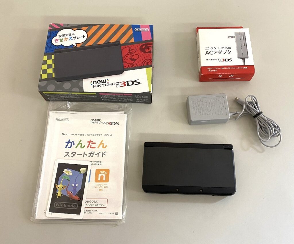 ニンテンドー newNintendo 3DS KTR-001 動作確認済み・初期化済み 3DS用 ACアダプタ付き 外箱有