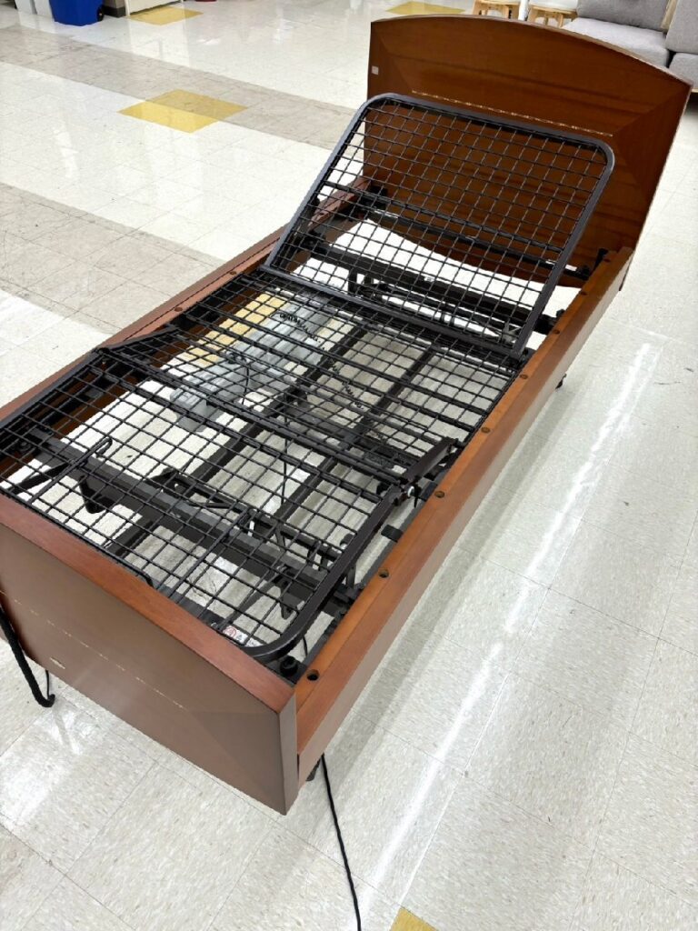 シモンズマキシマ？ 電動リクライニングベッド フレーム ※通電、動作確認済