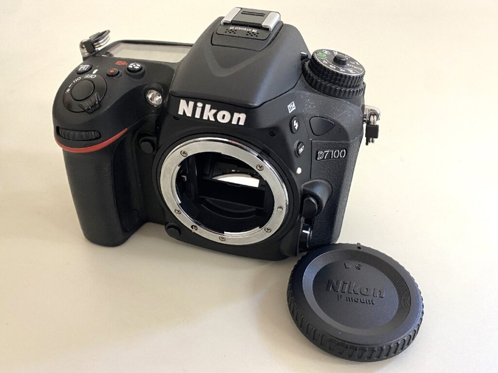 Nikon 一眼レフカメラ D7100 18-200mm VR II レンズキット AF-S DX NIKKOR 18-200mm f/3.5-5.6G ED VRII ニコン