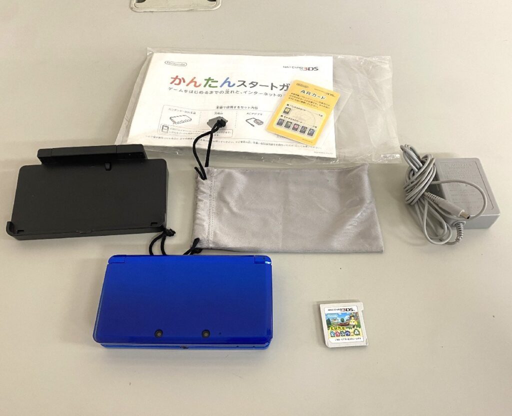 ニンテンドー Nintendo 3DS CTR-001 初期化済み 動作確認済み とびだせどうぶつの森 ソフト 充電器 付き