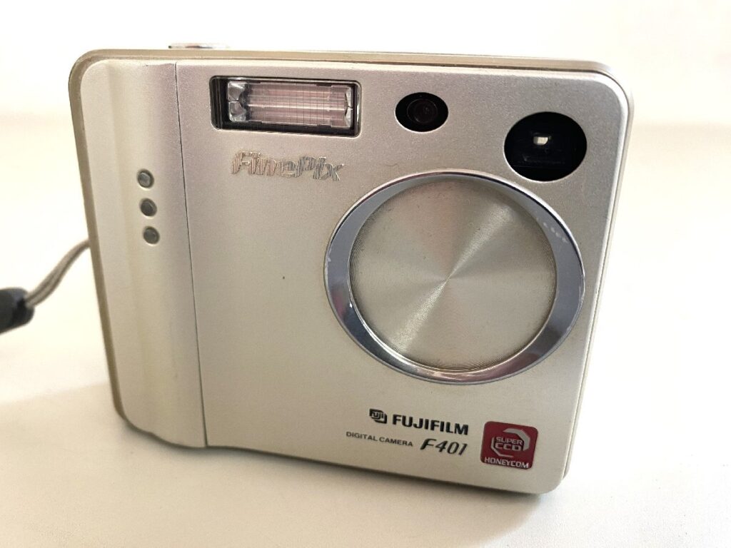 FUJIFILM FinePix F401 富士フイルム フジフィルム カメラ コンパクトデジタルカメラ デジカメ
