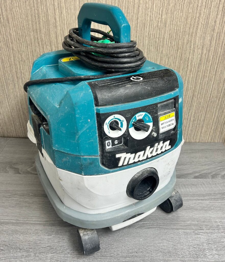 makita マキタ 粉じん専用業務用 集じん機 VC0840 本体 ホース2本、袋、キャスター、説明書付き