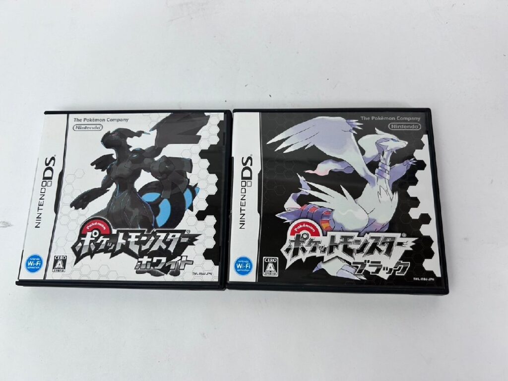 NINTENDO ニンテンドー ポケットモンスター ホワイト ブラック セット売り DSカセット ケース付 取扱説明書付