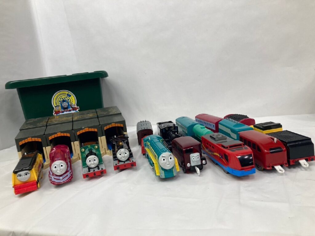 THOMAS＆FRIENDS プラレール 車両 トーマス おもちゃ ケース付き