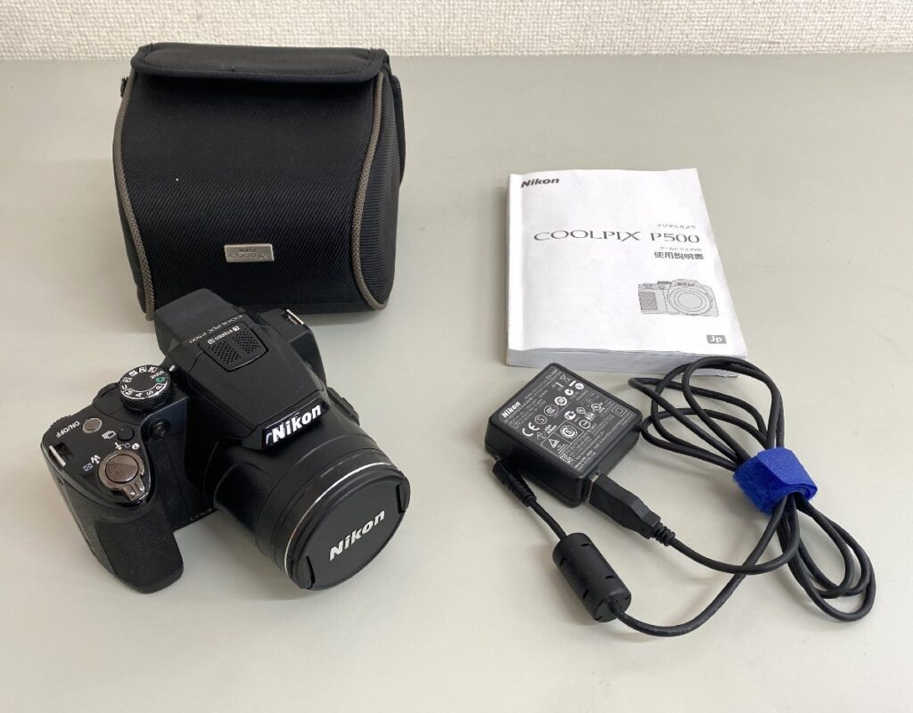 Nikon ニコン COOLPIX P500 デジカメ 通電確認済み 起動× 充電器 ケース 説明書 付き