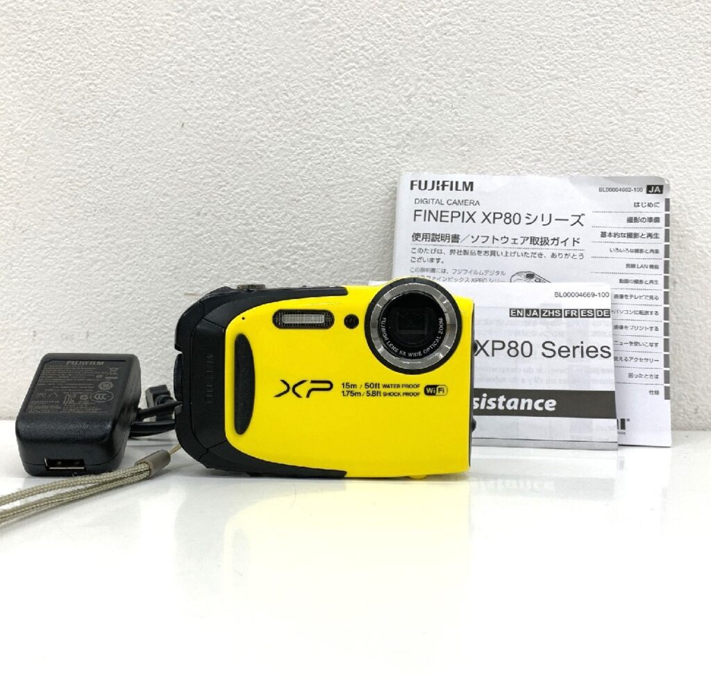 FUJIFILM 富士フィルム FinePix ファインピクス XP80 イエロー コンパクトデジタルカメラ 防水 充電アダプタ付