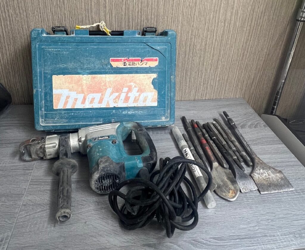 makita マキタ 電動ハンマ コード式 HM0830 ケース付き