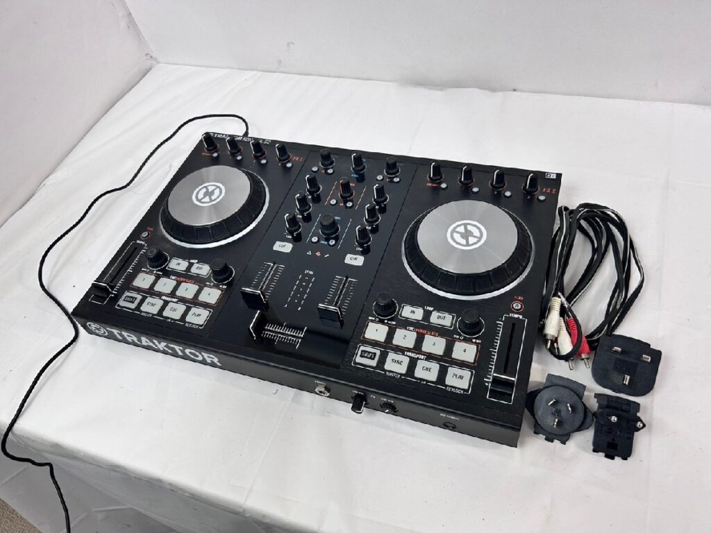 Native Instruments ネイティブインストゥルメンツ TRAKTOR KONTROL S2 PCDJコントローラー 通電確認済み