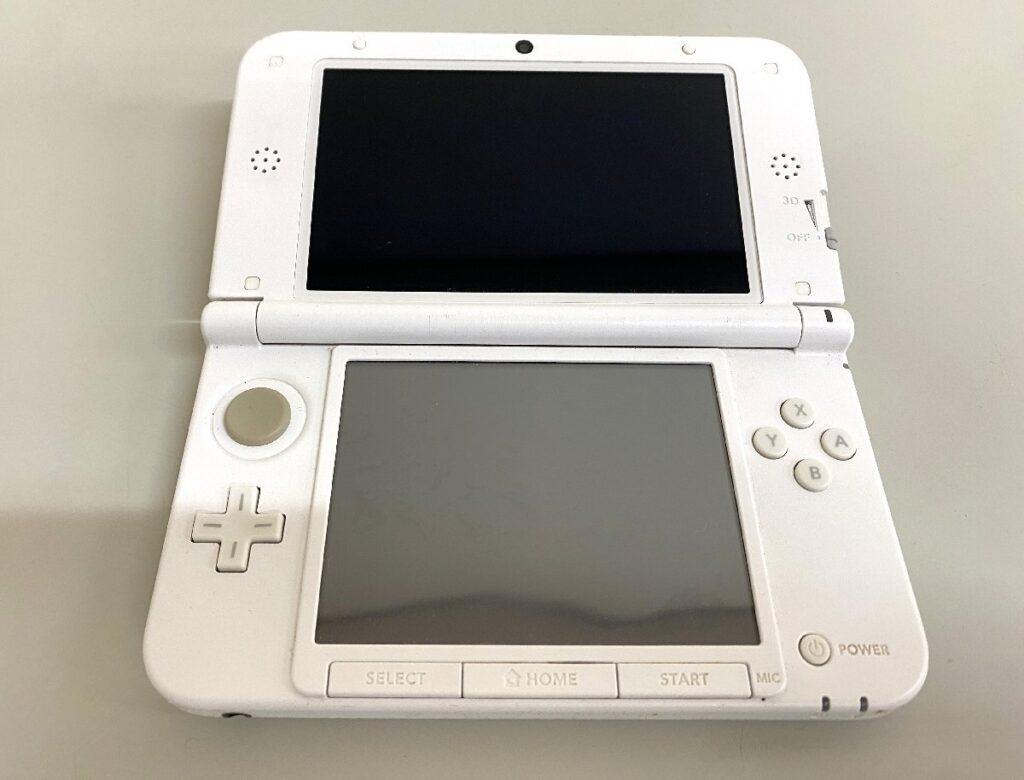 Nintendo 任天堂 3DSLL SPR-001 ホワイト ゲーム機 本体 初期化・簡易動作確認済み