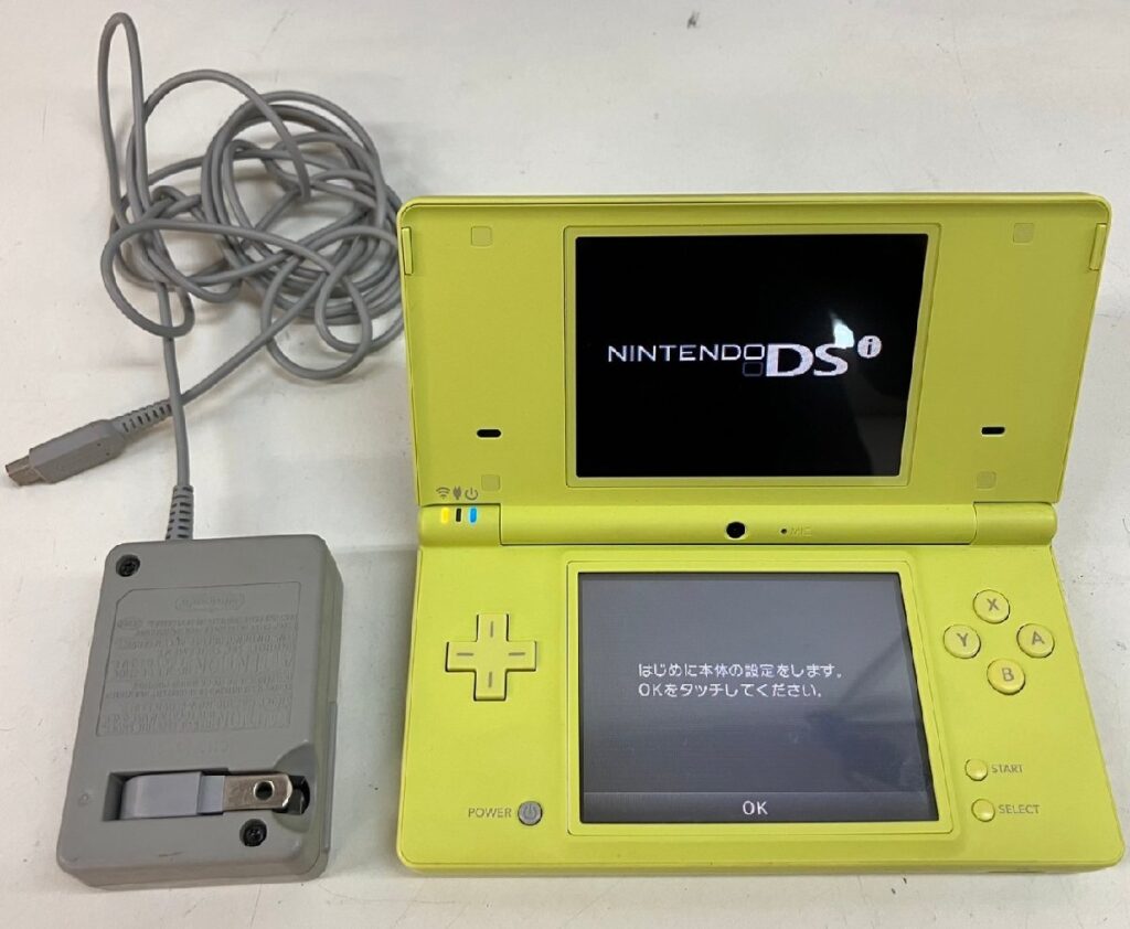Nintendo ニンテンドー TWL-001 DSi 本体 コード付き 動作確認済み 初期化済み